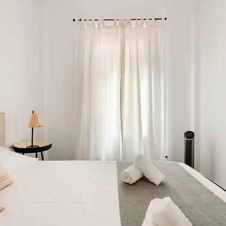 Beachfront Oasis Апартаменты Малага